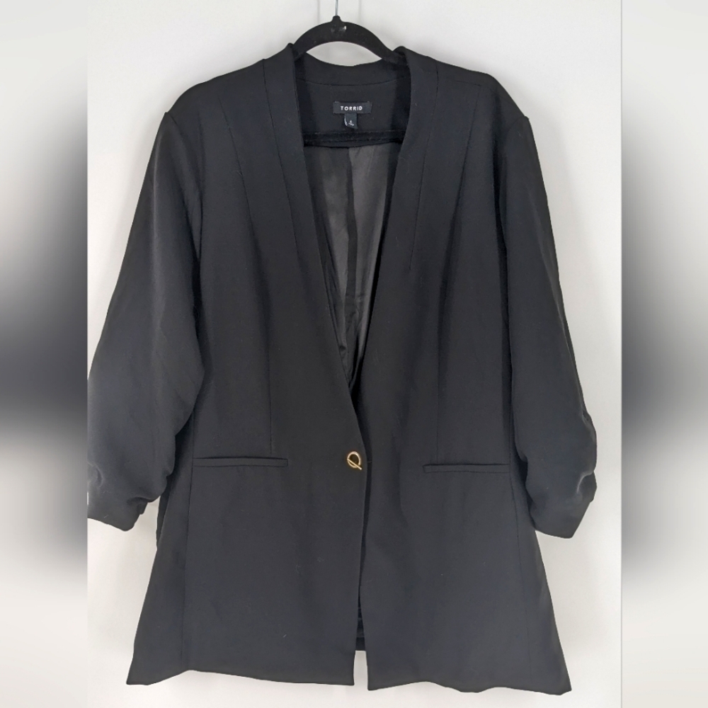 Torrid Black Ruched Sleeves Blazer Size‎ 4X